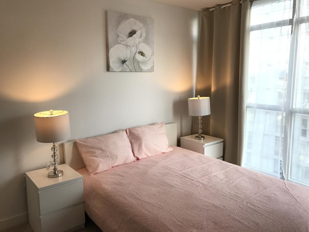 Iceboat Terrace Apartment